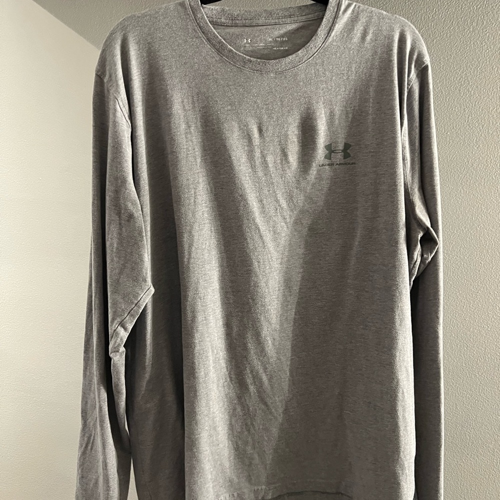 Under Armour Men's Gray Long Sleeve Tee